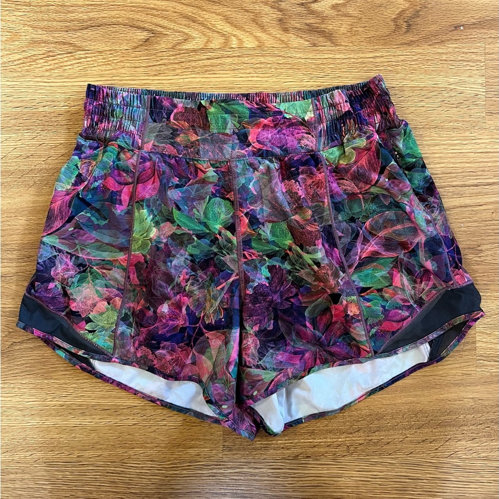 LULULEMON Hotty Hot 4” high rise shorts, size 8